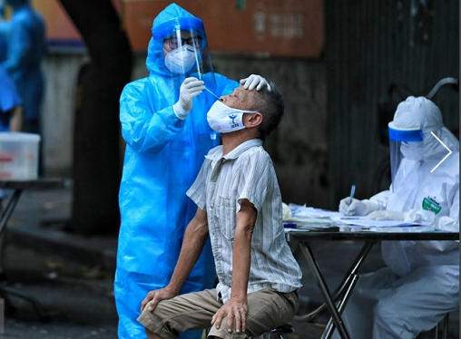 Sàng lọc ho sốt, Hà Nội phát hiện thêm 16 ca dương tính ở cộng đồng ảnh 1