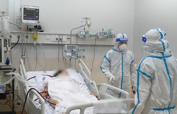 Bộ Y tế phân loại 4 nhóm nguy cơ người nhiễm Covid-19 để điều trị thích hợp ảnh 1