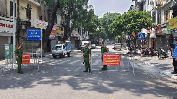 Hà Nội yêu cầu quản chặt việc đi lại của cán bộ, công chức ảnh 1