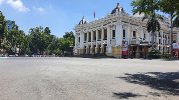 10 quận, huyện nội đô của Hà Nội tiếp tục giãn cách theo Chỉ thị 16 từ ngày 6-9 ảnh 1