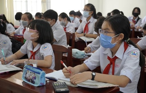 Số ca mắc Covid-19 tăng cao, học sinh 29 quận huyện của Hà Nội tiếp tục học trực tuyến ảnh 1