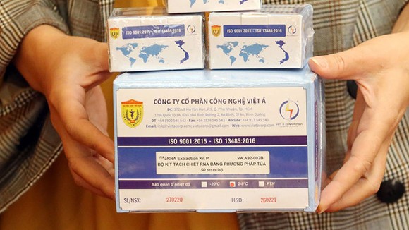 Vụ thổi giá kit xét nghiệm Covid-19: Vẫn chưa rõ trách nhiệm ảnh 2