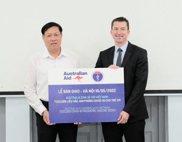 Việt Nam tiếp nhận hơn 7,2 triệu liều vaccine Covid-19 Moderna do Australia viện trợ ảnh 1