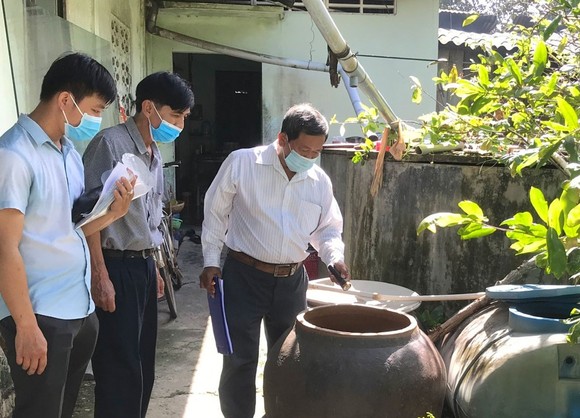 Dịch sốt xuất huyết tăng mạnh, Bộ Y tế kêu gọi người dân dành 10 phút/tuần diệt bọ gậy, lăng quăng ảnh 1