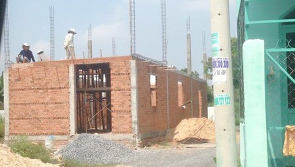 Một công trình vi phạm xây dựng ở huyện Hóc Môn (TPHCM). Ảnh: L.Phong