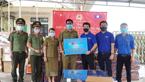 Nhiều đơn vị tại Thừa Thiên-Huế chung tay giúp nước bạn Lào phòng, chống dịch Covid-19 ảnh 3
