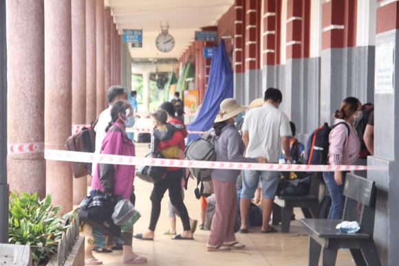 600 người dân từ TPHCM về Huế bằng chuyến tàu miễn phí ảnh 4