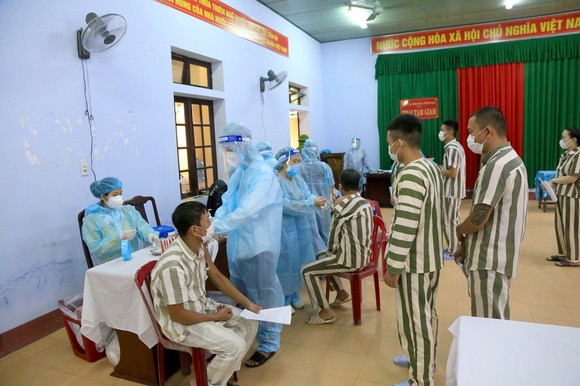 Tiêm vaccine Covid-19 cho các can phạm nhân tại Thừa Thiên – Huế ảnh 2