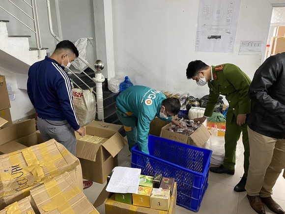 Phát hiện gần 6 ngàn hộp sản phẩm tăng, giảm cân không rõ nguồn gốc ảnh 2