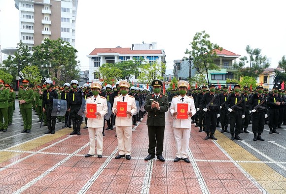 Thừa Thiên - Huế ra mắt Tiểu đoàn Cảnh sát cơ động dự bị chiến đấu ảnh 1