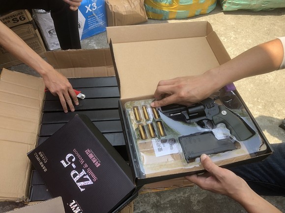 Phát hiện xe ô tô vận chuyển đồ chơi trẻ em nguy hiểm ảnh 2