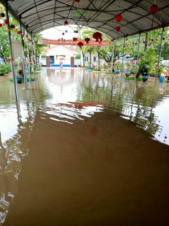 Thừa Thiên – Huế: Mưa lớn và lốc xoáy gây nhiều thiệt hại ảnh 2