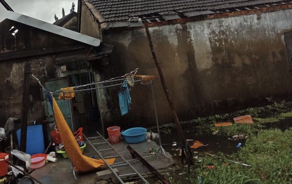 Thừa Thiên – Huế: Mưa lớn và lốc xoáy gây nhiều thiệt hại ảnh 1