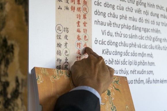 Triển lãm và thuyết trình 'Bản Kiều chép tay của Hoàng gia triều Nguyễn' tại Đại nội Huế ảnh 2