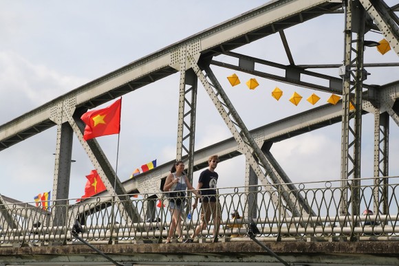 Cố đô Huế rộn ràng mùa Phật đản ảnh 25