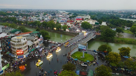Trang nghiêm lễ chính thức Đại lễ Phật đản PL.2566 tại chùa Từ Đàm ảnh 2