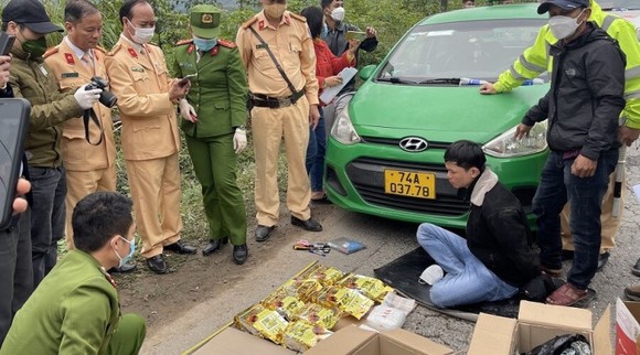 Bắt 140 đối tượng vận chuyển gần 2 tạ heroin và ma túy tổng hợp từ Lào về Việt Nam ảnh 2