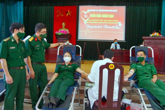 Thừa Thiên - Huế: Hàng trăm cán bộ, chiến sĩ biên phòng hiến máu cứu người ảnh 2