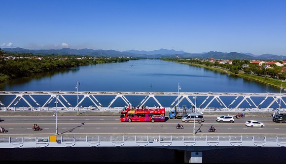 Triển khai nhiều giải pháp nâng cao hình ảnh du lịch Huế ảnh 1