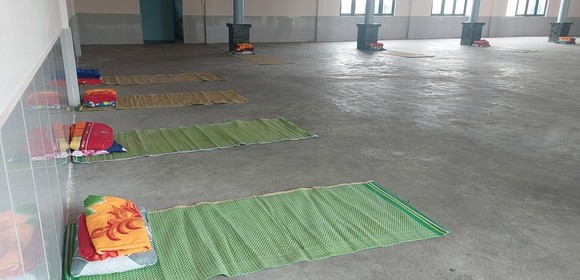 Thừa Thiên - Huế: Bộ đội, công an giúp dân phòng tránh bão ảnh 2