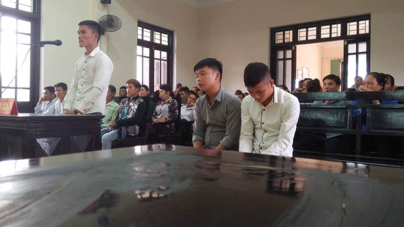 Các bị cáo Nhật, Quỳnh, Côn tại phiên tòa 