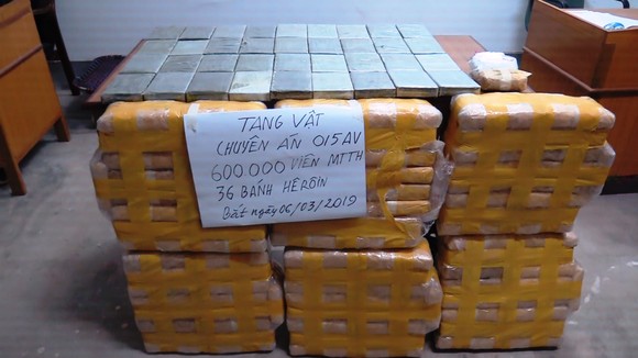 CLIP: Chặt đứt đường dây vận chuyển 600.000 viên ma túy và 36 bánh heroin từ Lào về Việt Nam ảnh 4