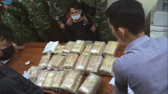 Hà Tĩnh: Bắt giữ đối tượng vận chuyển ma túy số lượng lớn ảnh 6