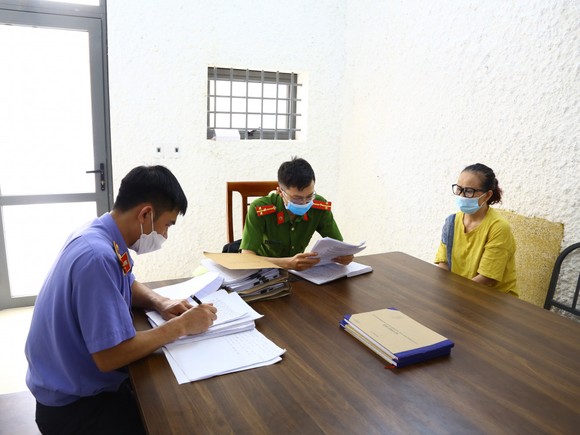 Khởi tố đối tượng cho vay nặng lãi, đánh con nợ gây thương tích ảnh 1