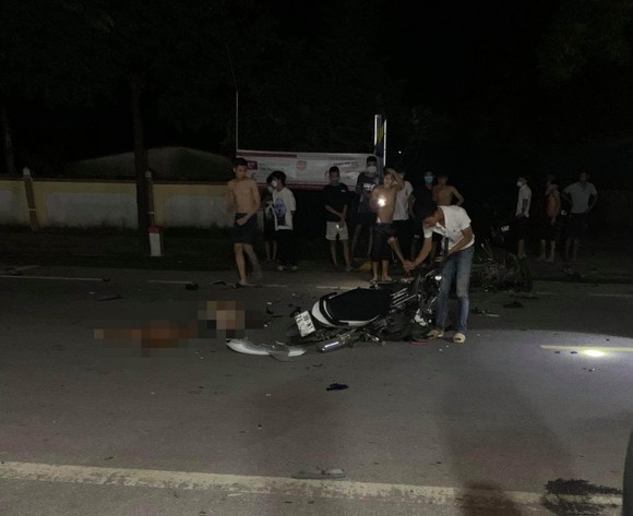 Hà Tĩnh: Hai xe máy tông nhau trong đêm, 4 người thương vong ảnh 1