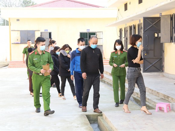 Hà Tĩnh: Triệt xóa đường dây đánh bạc, khởi tố 10 đối tượng ảnh 2