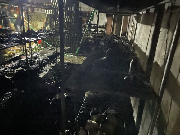 Hà Tĩnh: Cháy cửa hàng tạp hóa, thiệt hại hàng trăm triệu đồng ảnh 8
