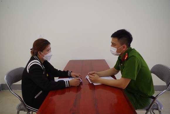 Khởi tố dì ruột dùng cán chổi đánh cháu gái 4 tuổi nhập viện ảnh 3