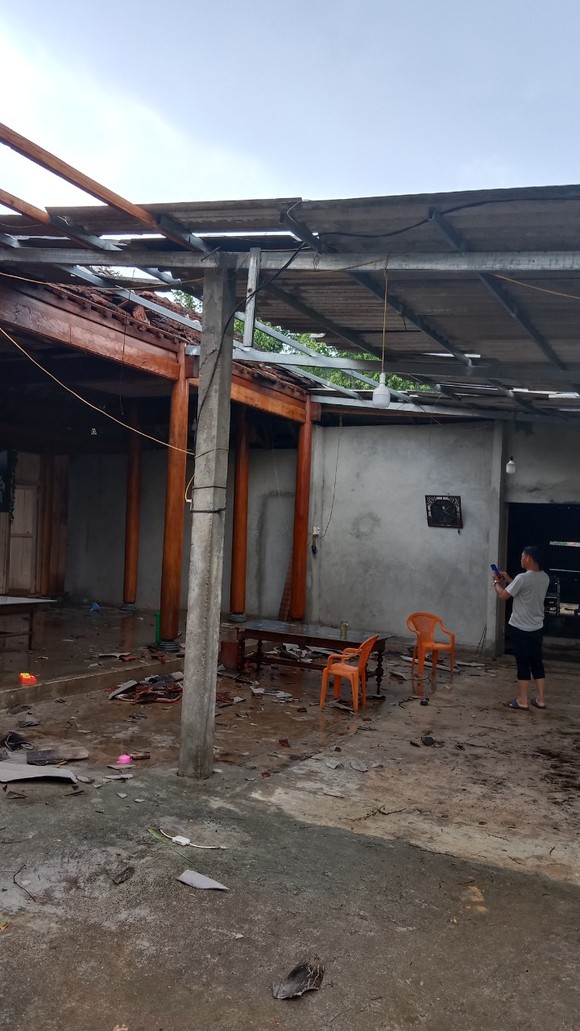 Hà Tĩnh: Lốc xoáy và mưa đá gây thiệt hại nặng ở xã miền núi ảnh 8