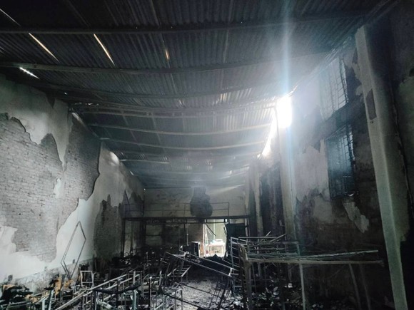 Cháy tại xưởng gia công vải tại Hà Tĩnh, nhiều tài sản bị thiêu rụi ảnh 11