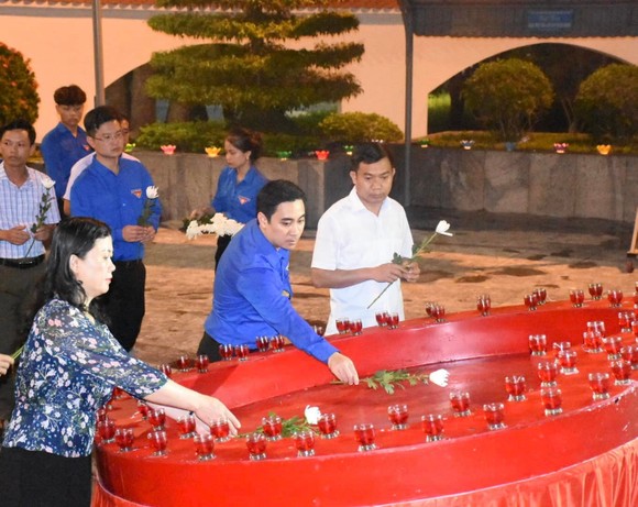 Tổ chức lễ giỗ lần thứ 54 của 10 nữ anh hùng liệt sĩ TNXP Ngã ba Đồng Lộc ảnh 4