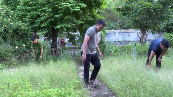 Hà Tĩnh: Khởi tố, tạm giam 3 đối tượng tàng trữ, sử dụng vũ khí 'nóng' giải quyết mâu thuẫn ảnh 8