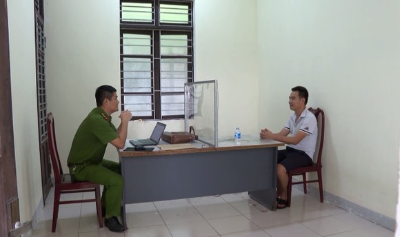 Hà Tĩnh: Khởi tố, tạm giam 3 đối tượng tàng trữ, sử dụng vũ khí 'nóng' giải quyết mâu thuẫn ảnh 7
