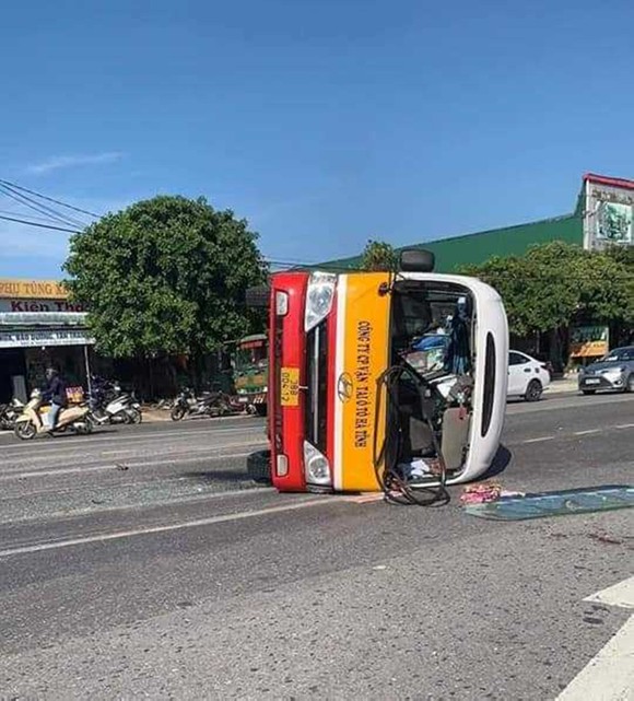 Hà Tĩnh: Tai nạn giữa xe buýt và xe đầu kéo trên Quốc lộ 1, nhiều người nhập viện  ảnh 2