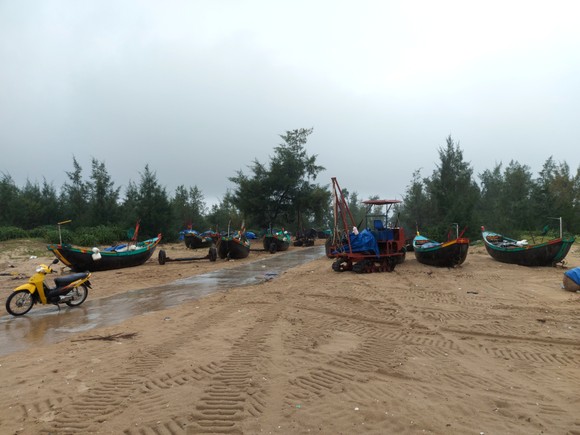 Lực lượng chức năng và người dân chủ động phòng chống bão Noru ảnh 24