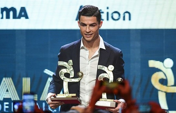 Cristiano Ronaldo được vinh danh tại Serie A. Ảnh: Getty Images