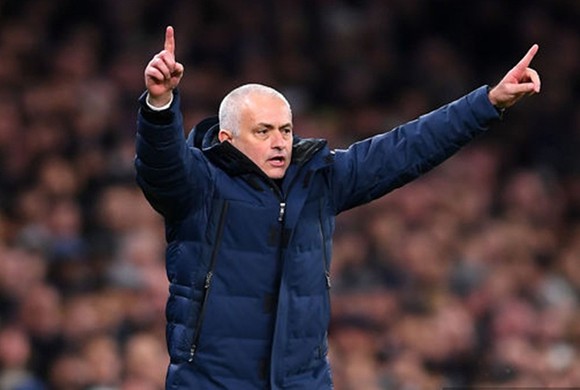 HLV Jose Mourinho chạm cột mốc 200 chiến thắng trong sự nghiệp cầm quân ở Premier League. Ảnh: Getty Images