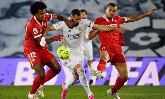 Real Madrid lỡ cơ hội lên ngôi đầu khi hòa trước Sevilla. Ảnh: Getty Images