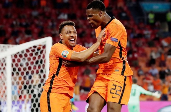Hà Lan - Áo 2-0: Dumfries lại ghi dấu ấn, Hà Lan chắc ngôi đầu ảnh 1