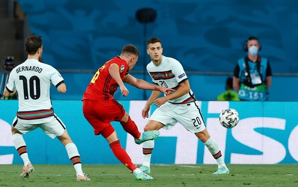 Bỉ - Bồ Đào Nha 1-0: Tuyệt phẩm của Hazard hạ gục nhà vô địch ảnh 1