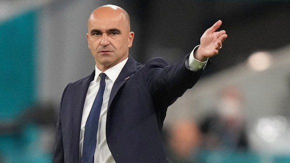 HLV Roberto Martinez tiếp tục dẫn dắt đội tuyển Bỉ bất chấp nỗi thất vọng từ Euro 2020.