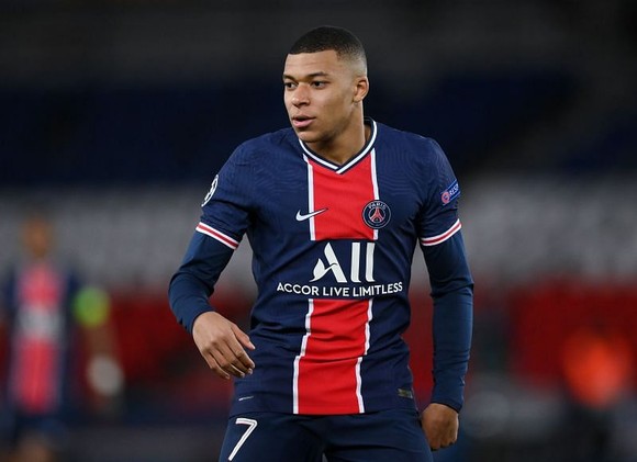 Mùa qua tiền đạo 22 tuổi đá chính 27 trận Ligue 1 cho Paris SG, ghi 27 bàn và có 7 đường kiến tạo.