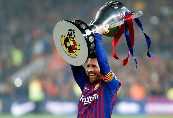 Lionel Messi lần đầu vô địch La Liga với tư cách đội trưởng Barca mùa 2018-2019, và cũng là cuối cùng của anh.