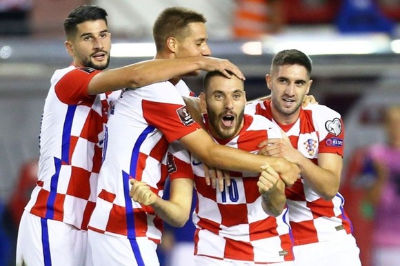 Croatia lấy lại ngôi đầu bảng H vòng loại World Cup 2022. 