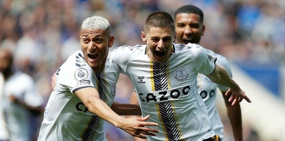 Everton giành chiến thắng quan trọng để có 1 điểm nhiều hơn nhóm rớt hạng. Ảnh: Getty Images