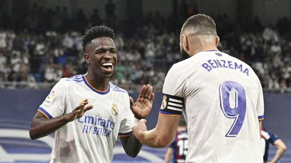 Vinicius và Benzema ghi dấu ấn, Real buộc Levante rớt hạng ảnh 1